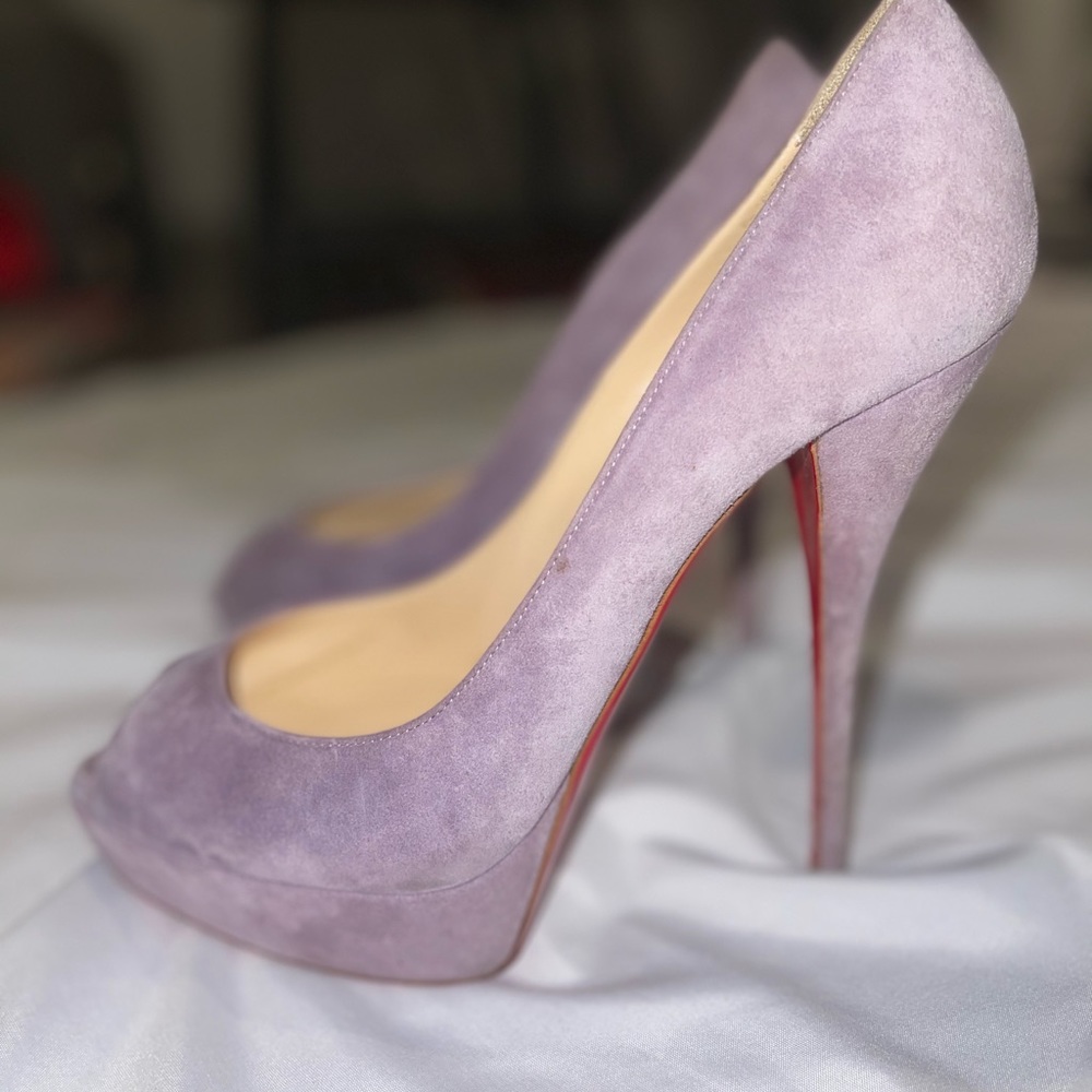 Louboutin peep toe